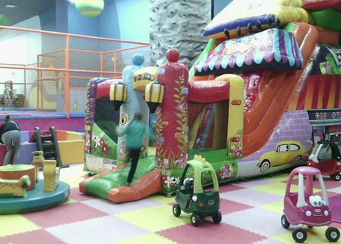 Appartement Pleasure Near Center Of *